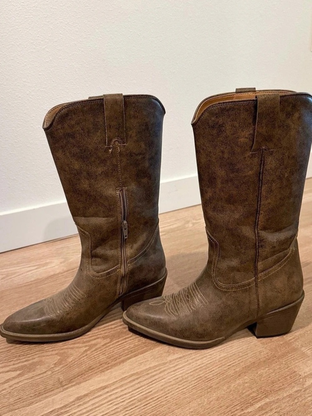 Women's Reed Boots with Memory Foam Insole Universal Thread - Picture 2 of 8